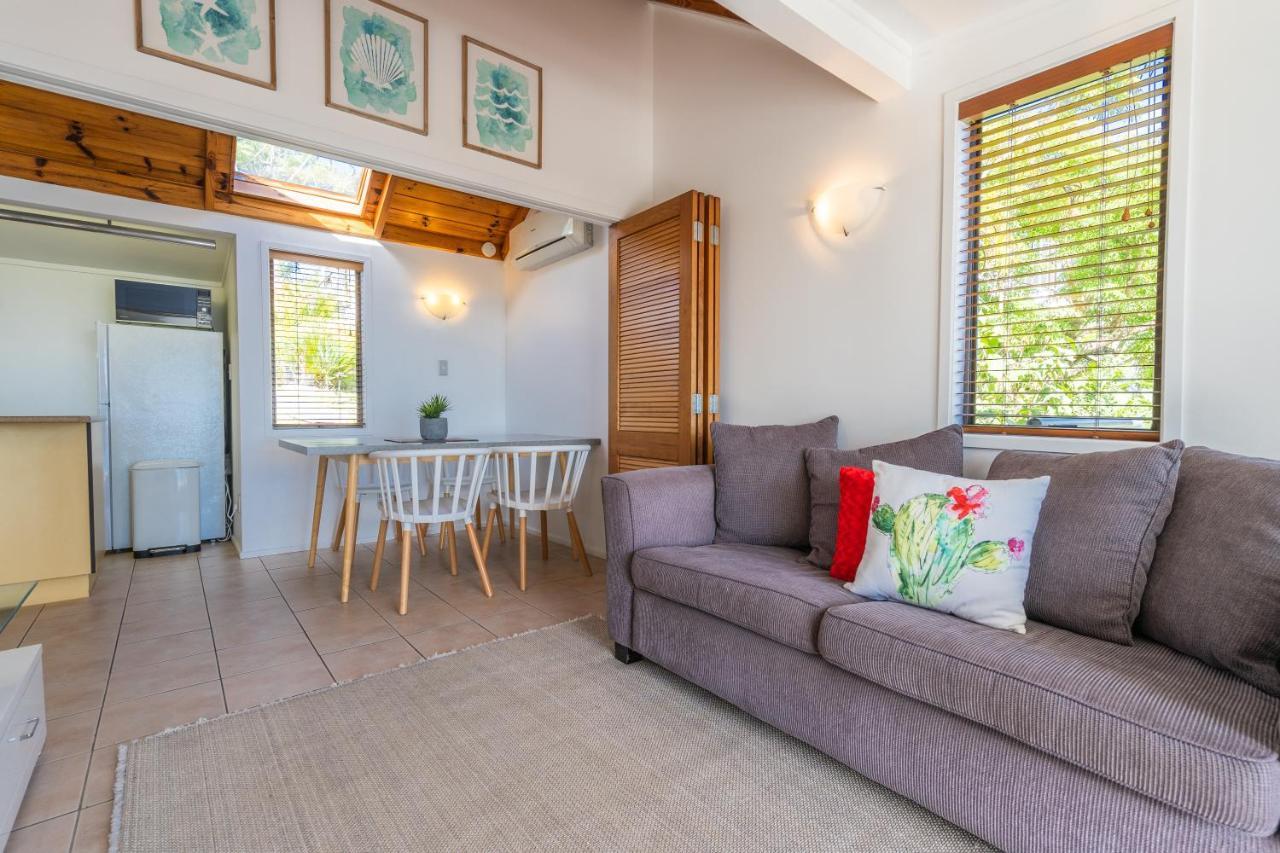 Palm Beach Cottage With Private Spa Pool ภายนอก รูปภาพ